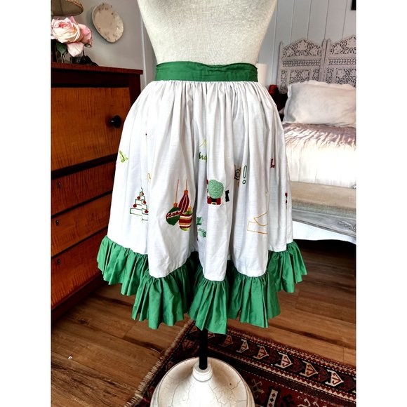 Vintage Small Embroidered Full Circle Cotton Christmas Skirt - Picture 1 of 11